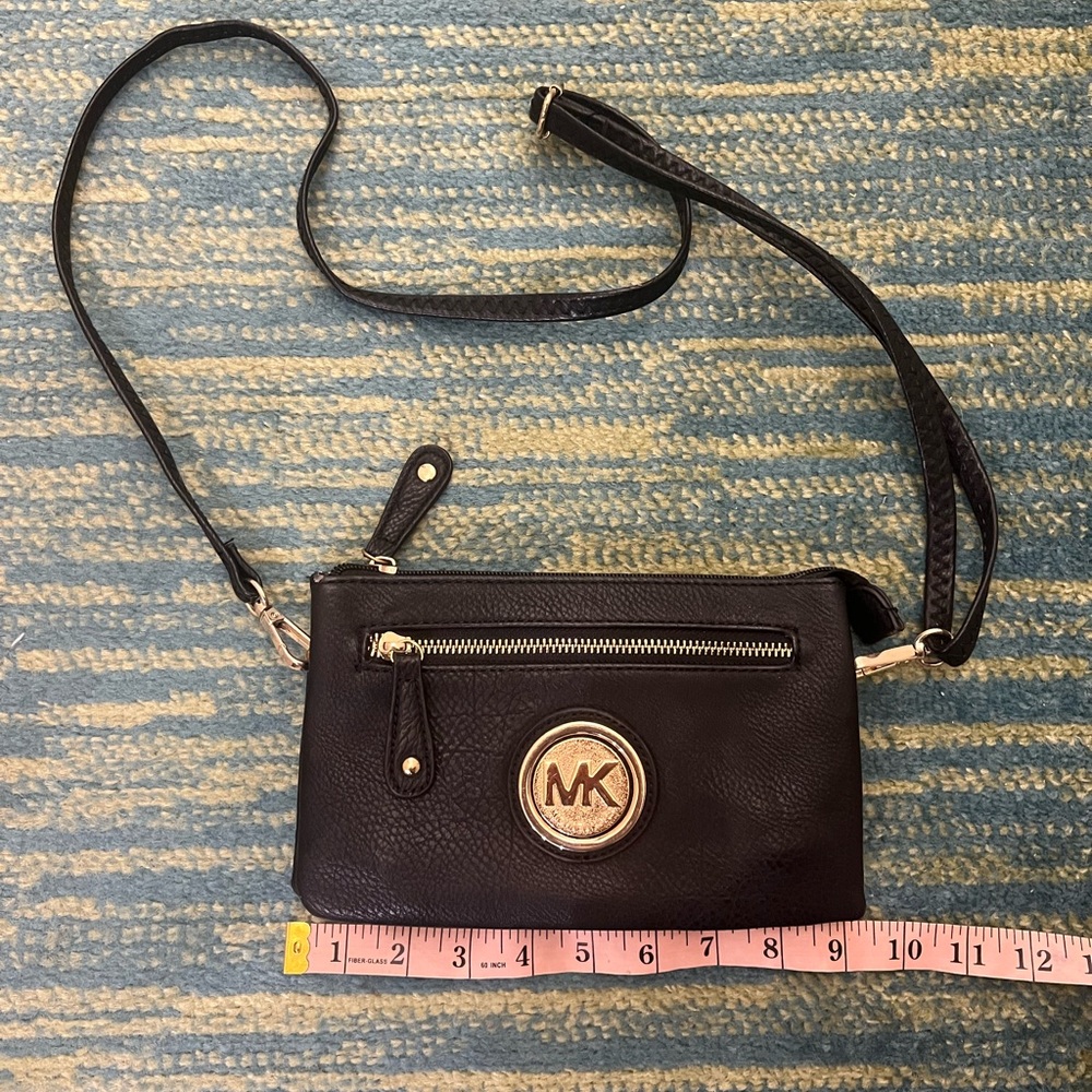 Black Michael Kors Crossbody Purse
